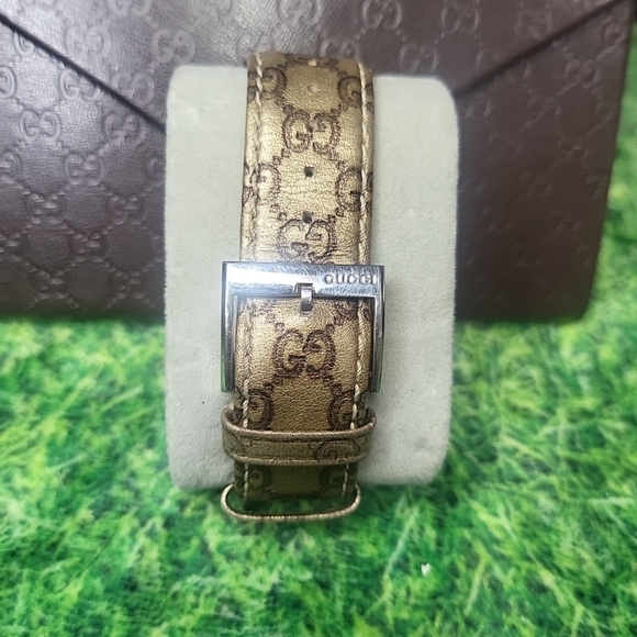Gucci YA129425 U-Play 35MM Women\'s Gold-Tone Leather Watch Comes with brown gucc main image 6